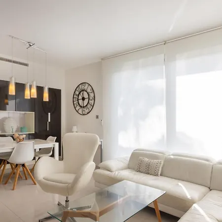 Modern Dehesa de Campoamor (Orihuela Costa)